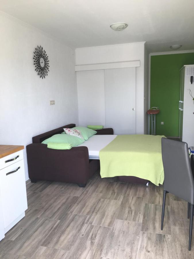 Апартаменты Studio Apartman Jojo Сень Экстерьер фото