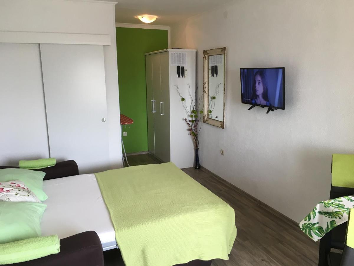 Апартаменты Studio Apartman Jojo Сень Экстерьер фото